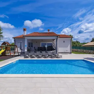 https://holiday-home-veli-vrt.in-istria.net